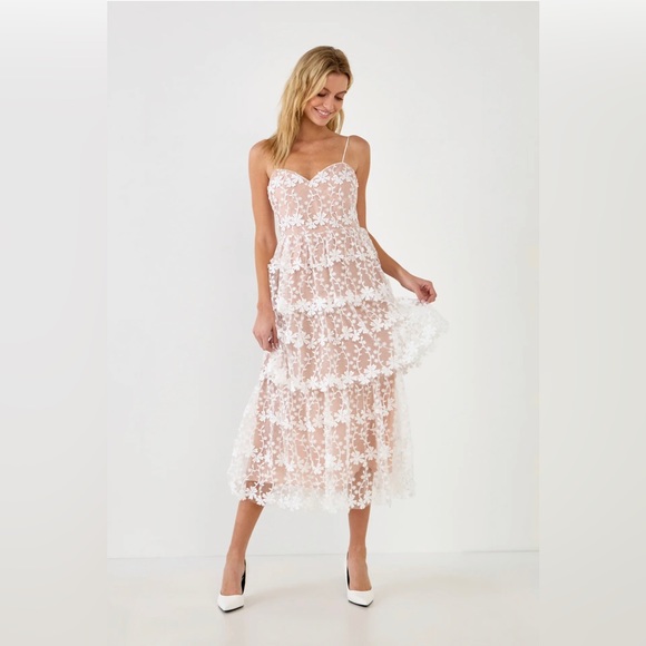 ENDLESS ROSE CROCHET LAYERED MIDI DRESS for bride to be - Picture 2 of 4